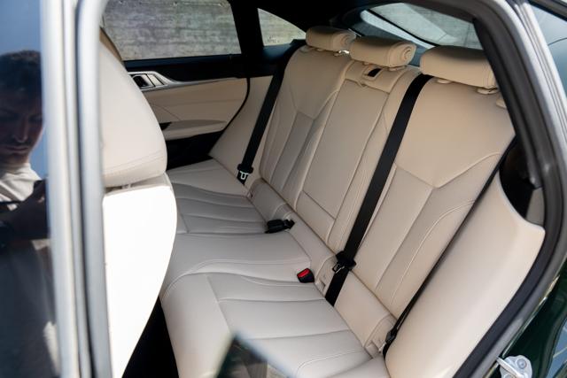 BMW i4, foto 10