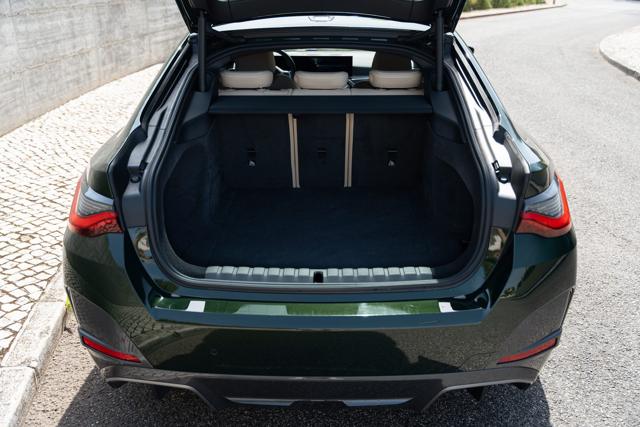 BMW i4, foto 12