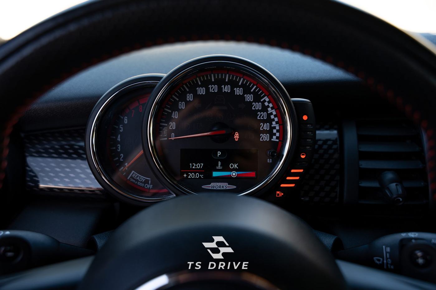 Importar um MINI John Cooper Works: onde procurar e quanto custa