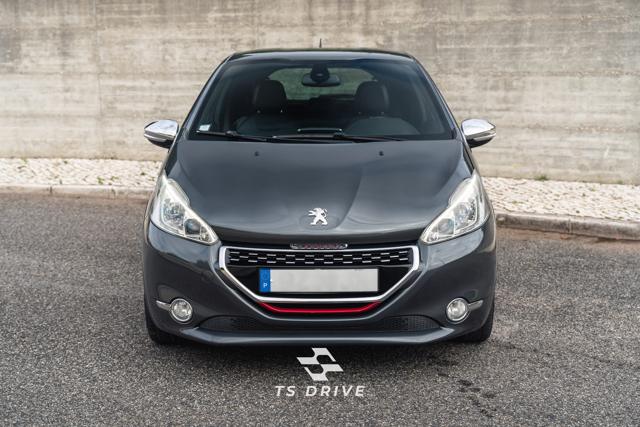 Peugeot 208 GTi (cinzento), foto 2