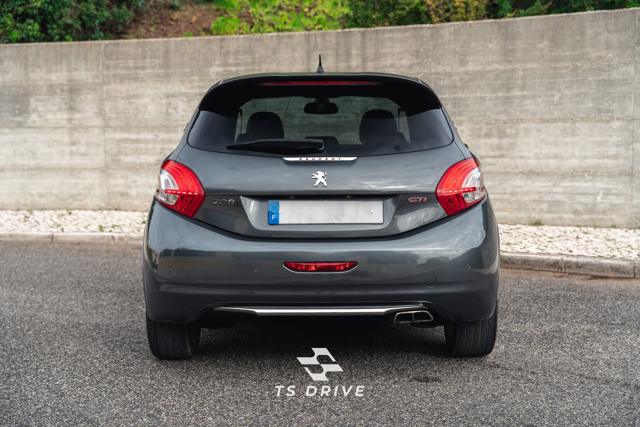 Peugeot 208 GTi (cinzento), foto 5