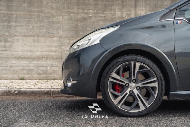 Peugeot 208 GTi ou GTi by Peugeot Sport: qual escolher?