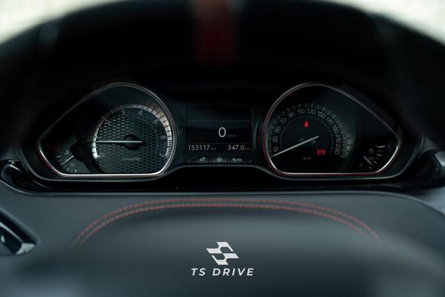Peugeot 208 GTi (cinzento), foto 11
