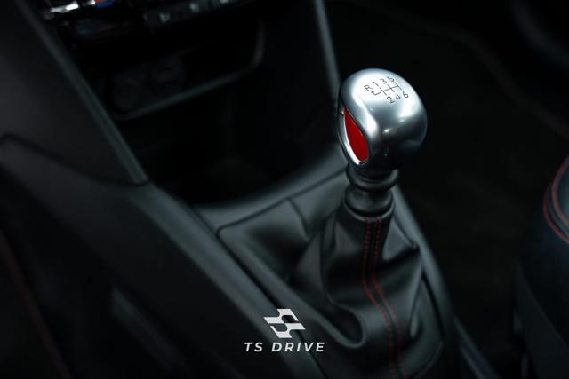 Peugeot 208 GTi (cinzento), foto 16