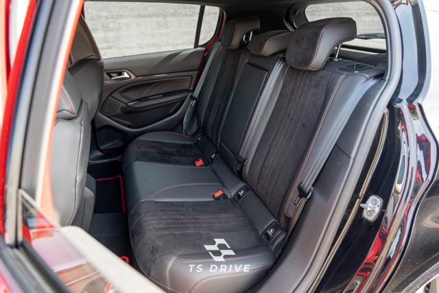 Peugeot 308 GTi 272 cv, foto 12