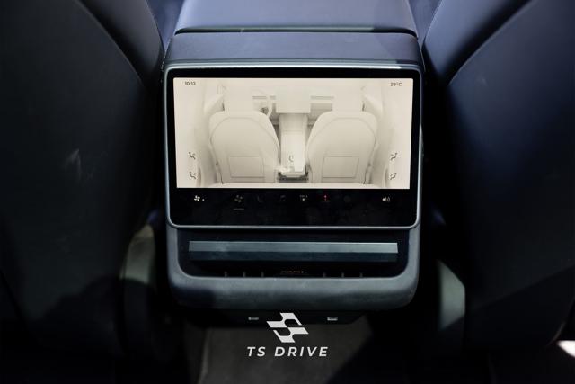 Tesla Model 3, foto 11