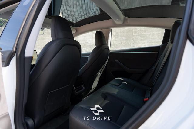 Tesla Model 3, foto 12