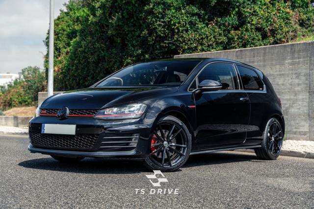 Volkswagen Golf VII GTI